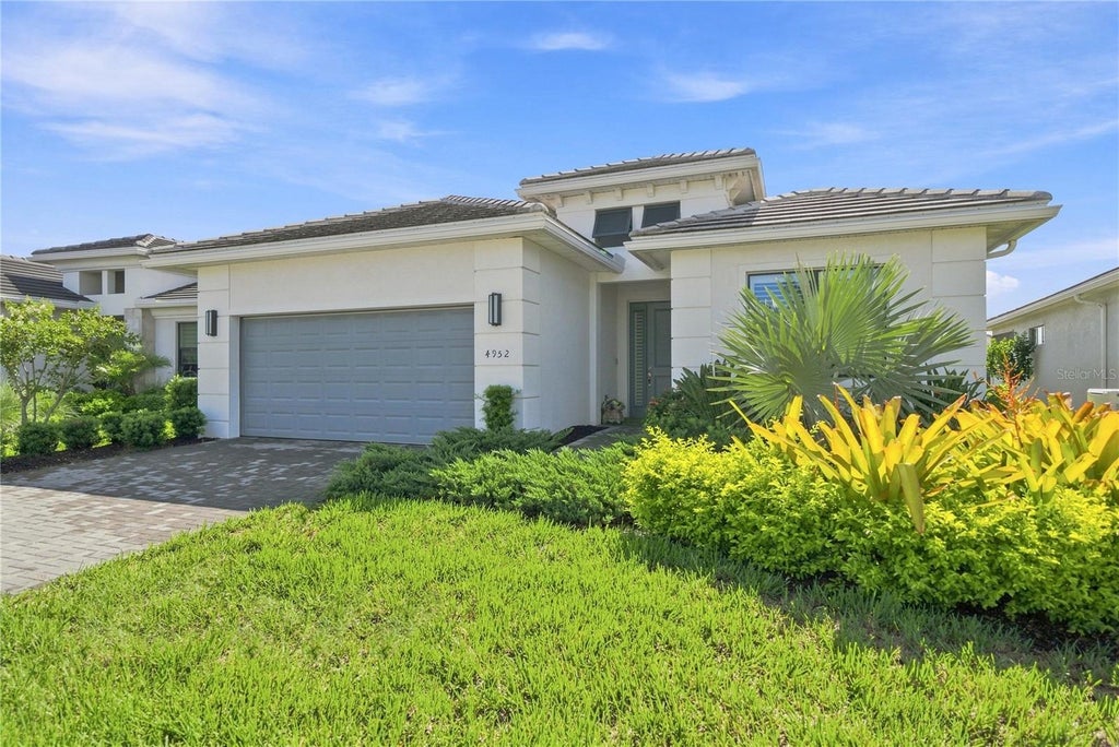 Photo of 4952 Fairhope Circle, Lakewood Ranch, FL 34211 (MLS # A4707828)