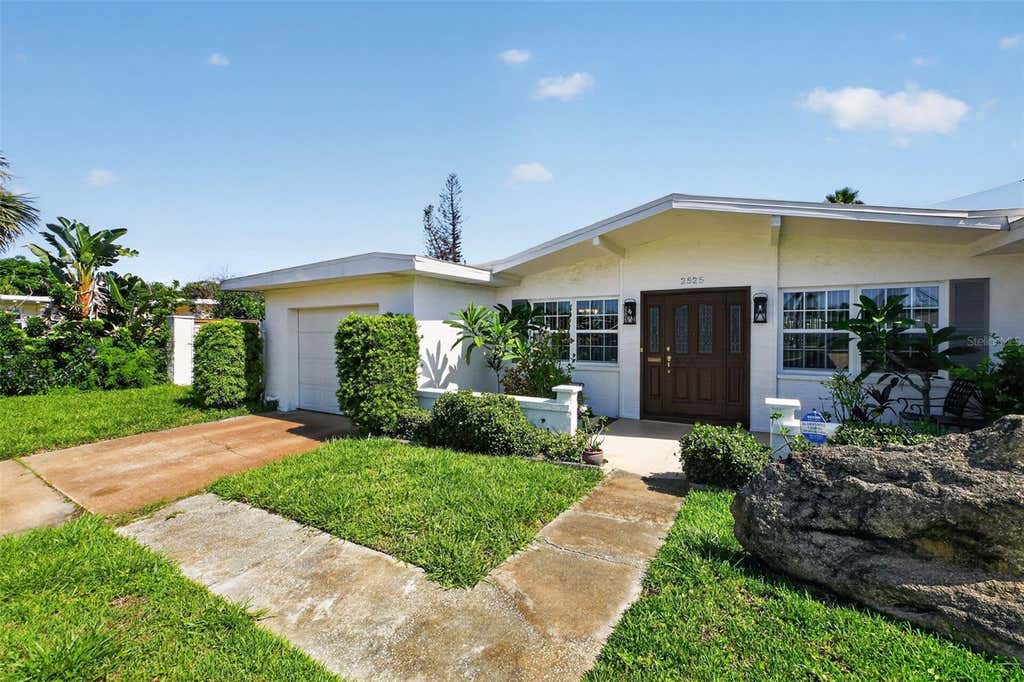 Photo of 2525 Coral Way W, Daytona Beach, FL 32118 (MLS # V4950286)