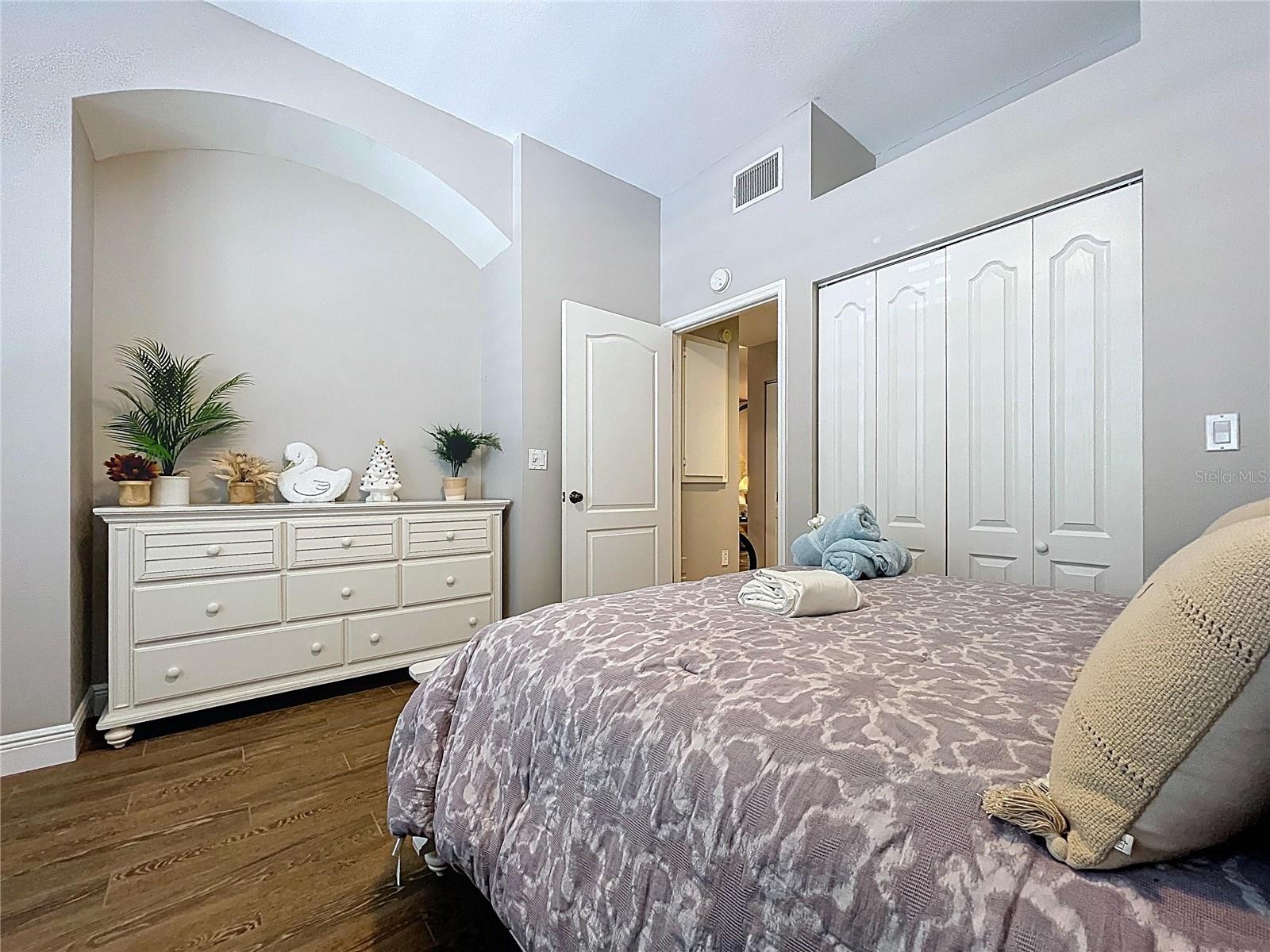 BOLLETTIERI RESORT VILLAS IV - Residential Lease