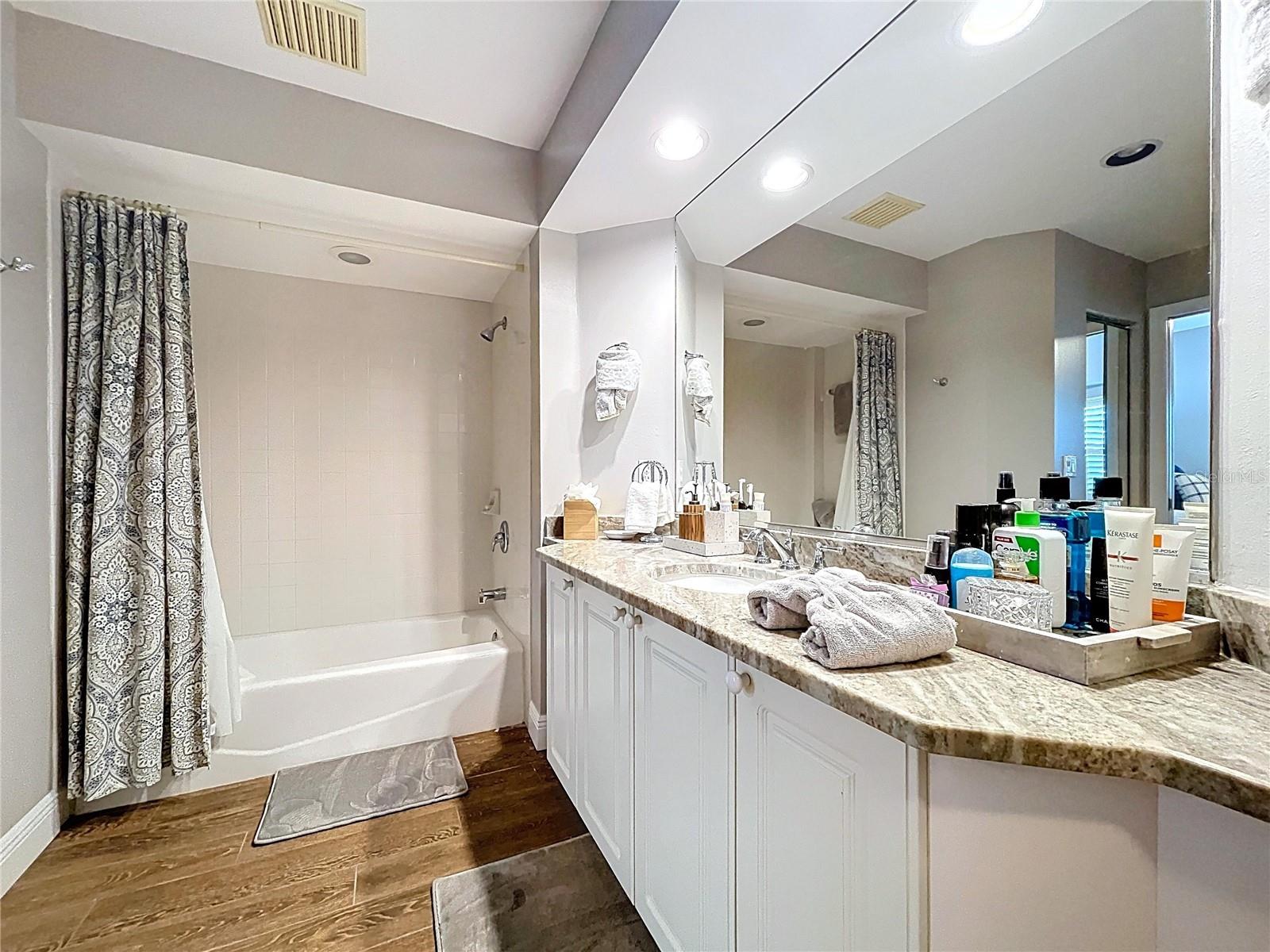 BOLLETTIERI RESORT VILLAS IV - Residential Lease