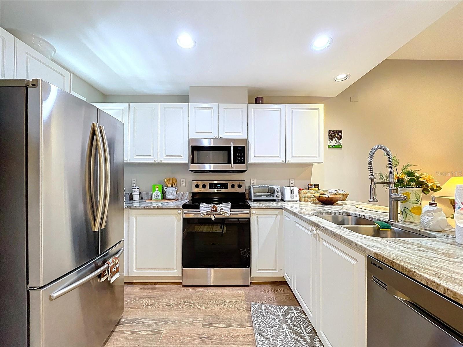 BOLLETTIERI RESORT VILLAS IV - Residential Lease