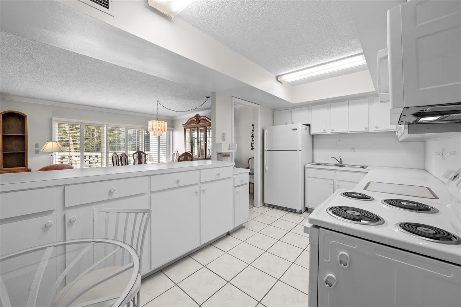 HARBOUR HOUSE CONDO - Residential