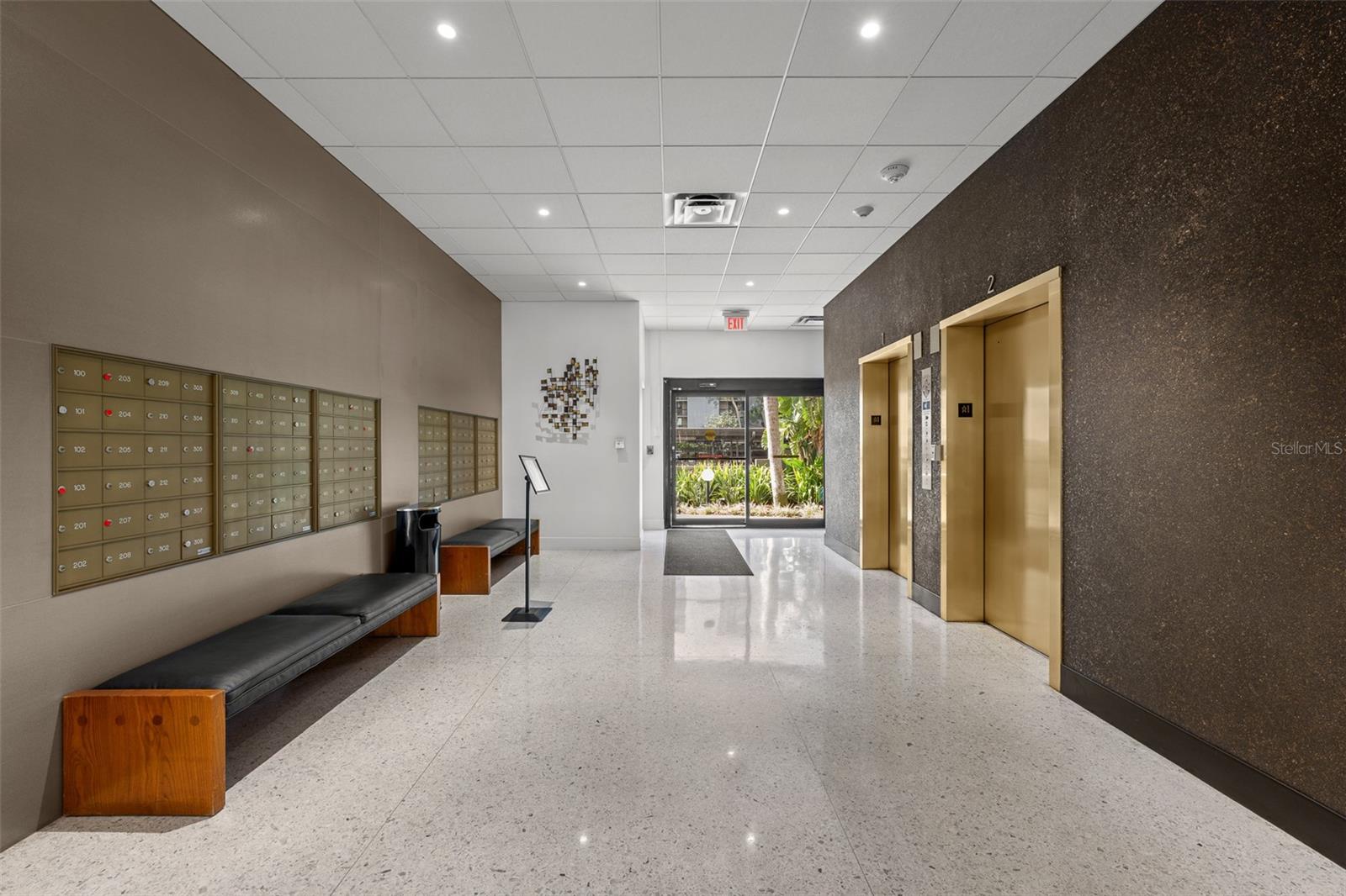 HARBOUR HOUSE CONDO - Residential