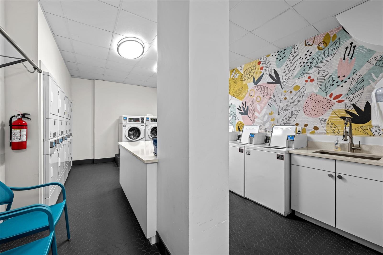 HARBOUR HOUSE CONDO - Residential