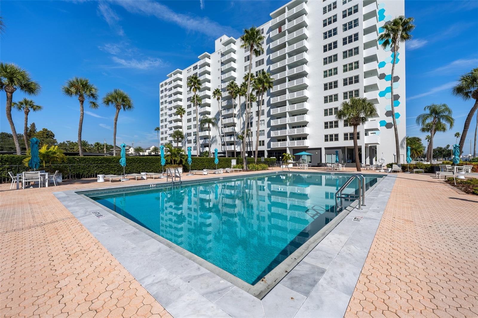 HARBOUR HOUSE CONDO - Residential