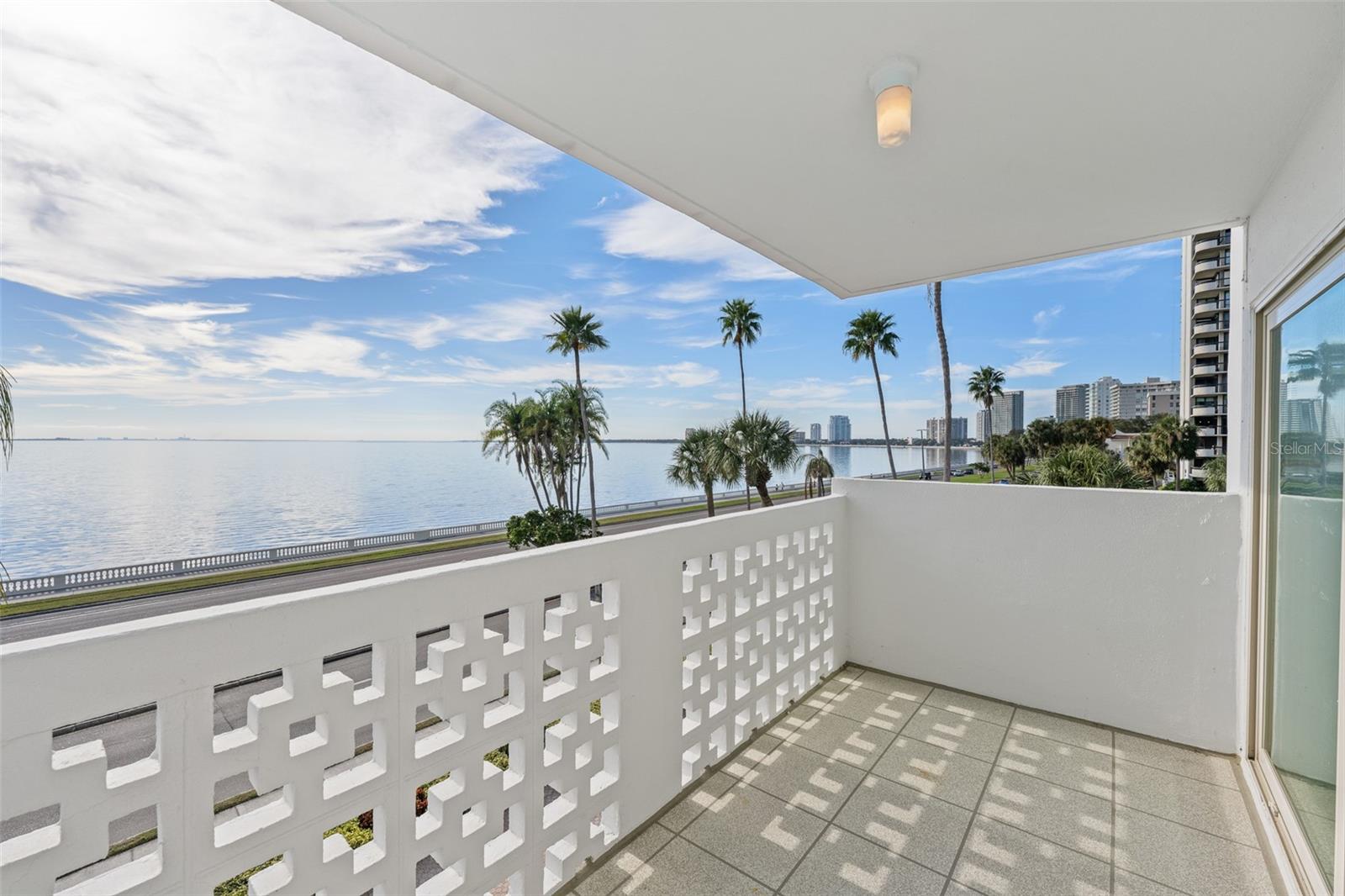 HARBOUR HOUSE CONDO - Residential