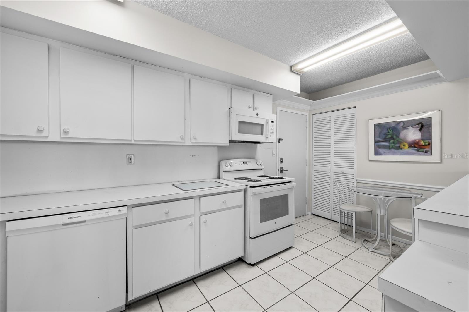 HARBOUR HOUSE CONDO - Residential