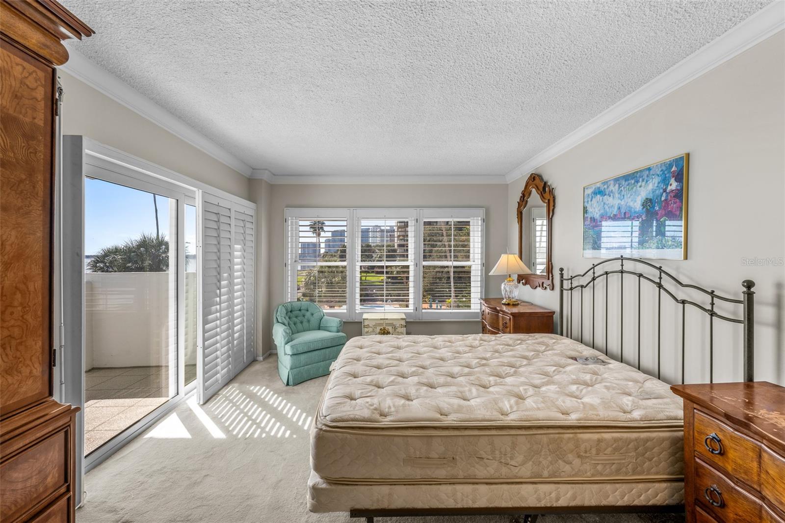 HARBOUR HOUSE CONDO - Residential