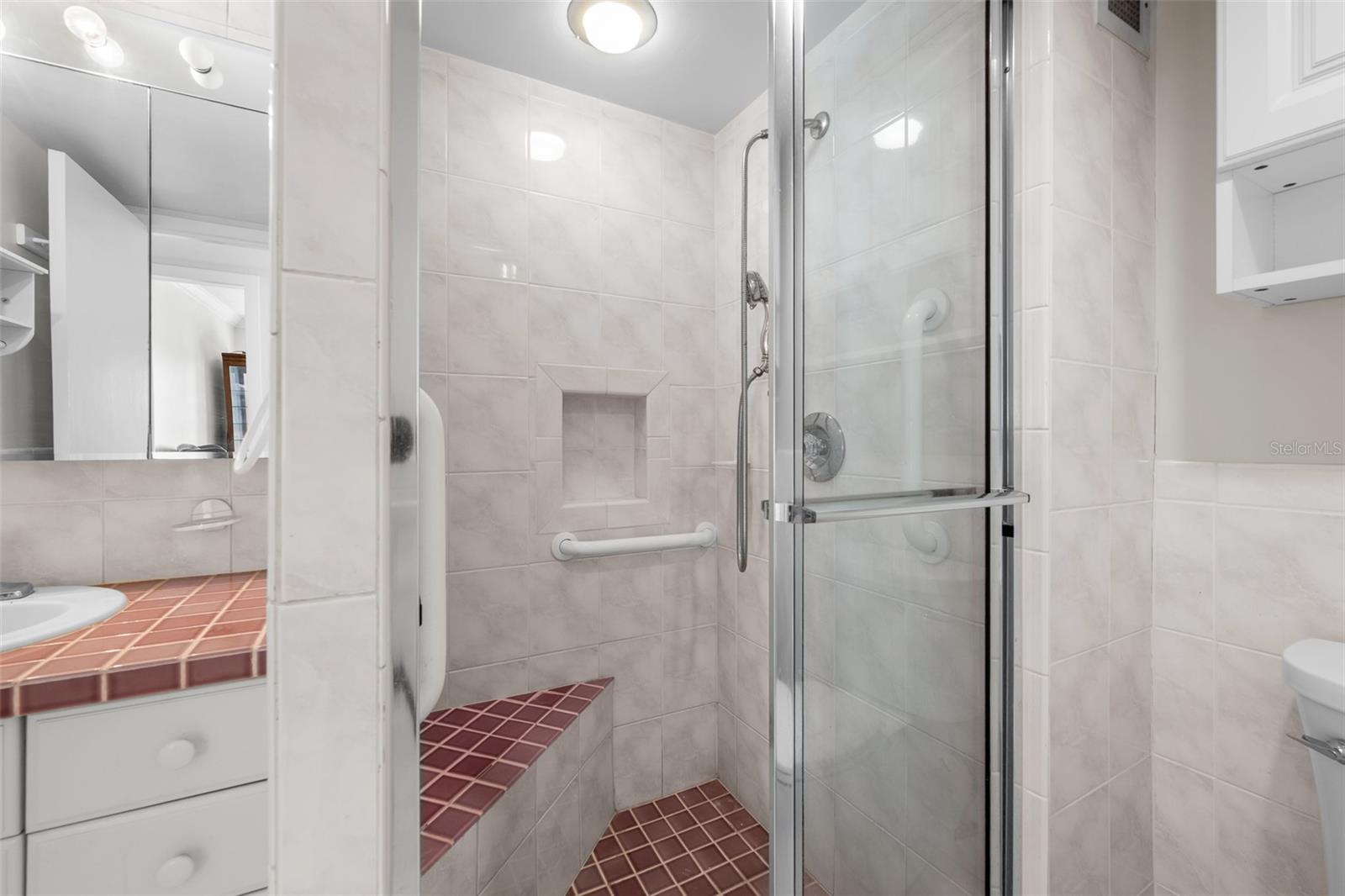 HARBOUR HOUSE CONDO - Residential