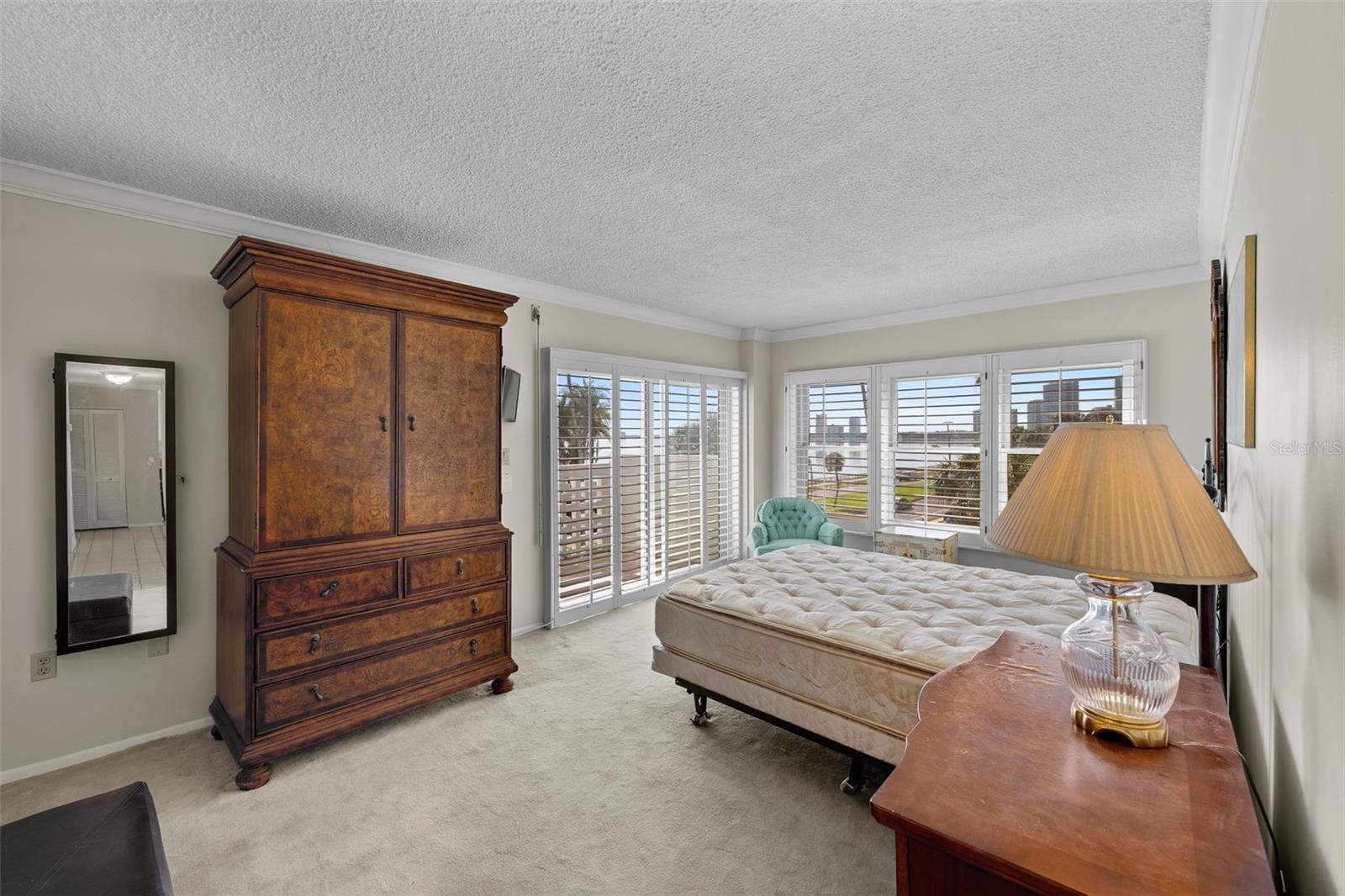 HARBOUR HOUSE CONDO - Residential