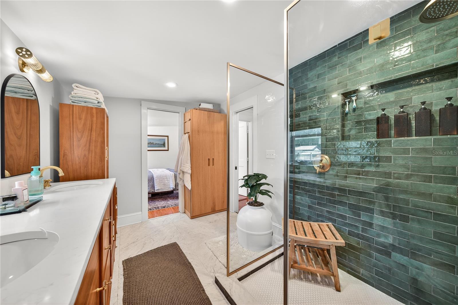 COLLEGE PARK - Residential