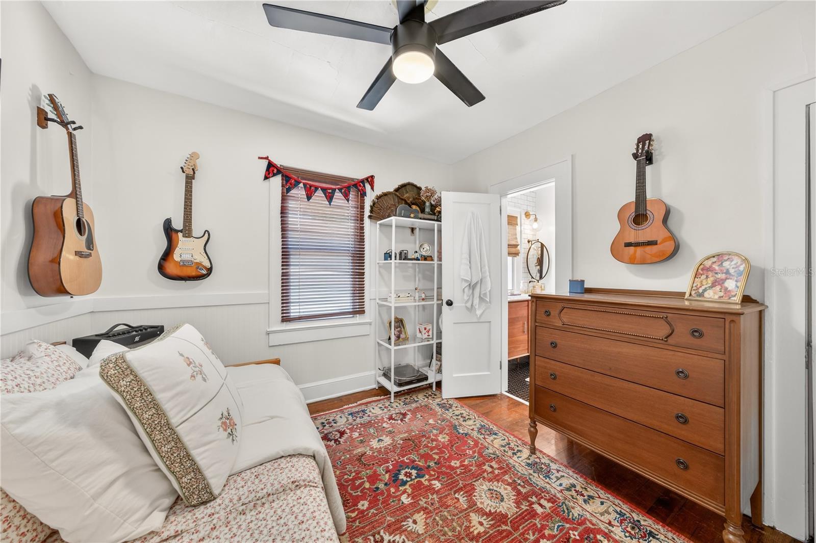 COLLEGE PARK - Residential