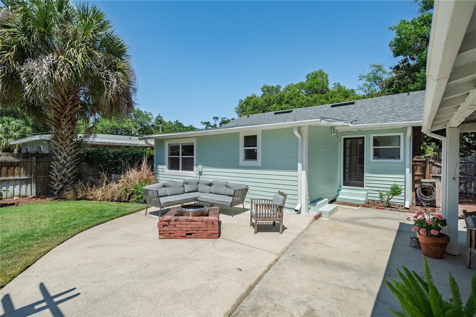 COLLEGE PARK - Residential