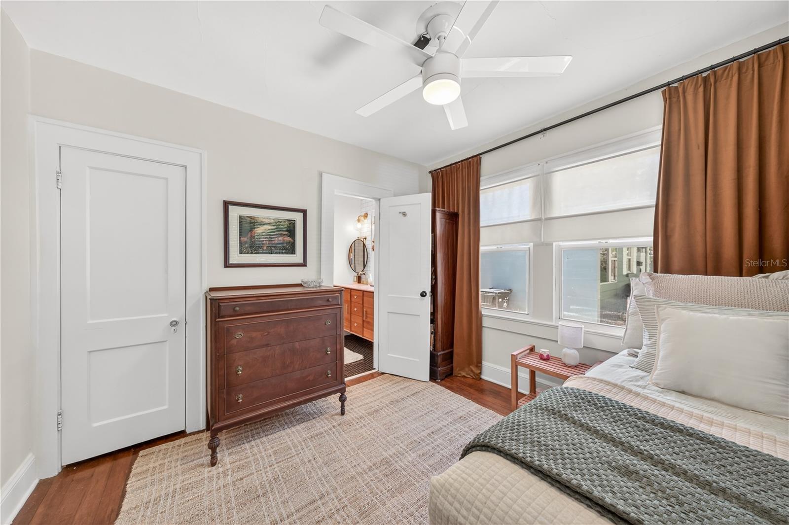 COLLEGE PARK - Residential