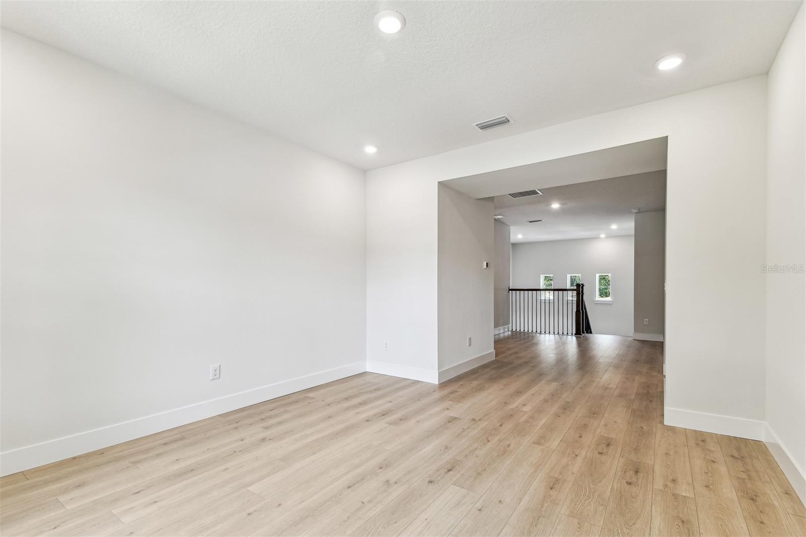 NORTH RIVERSIDE - Residential