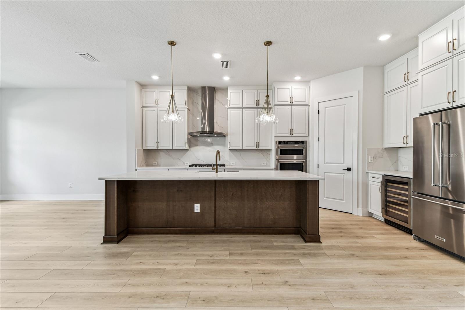 NORTH RIVERSIDE - Residential