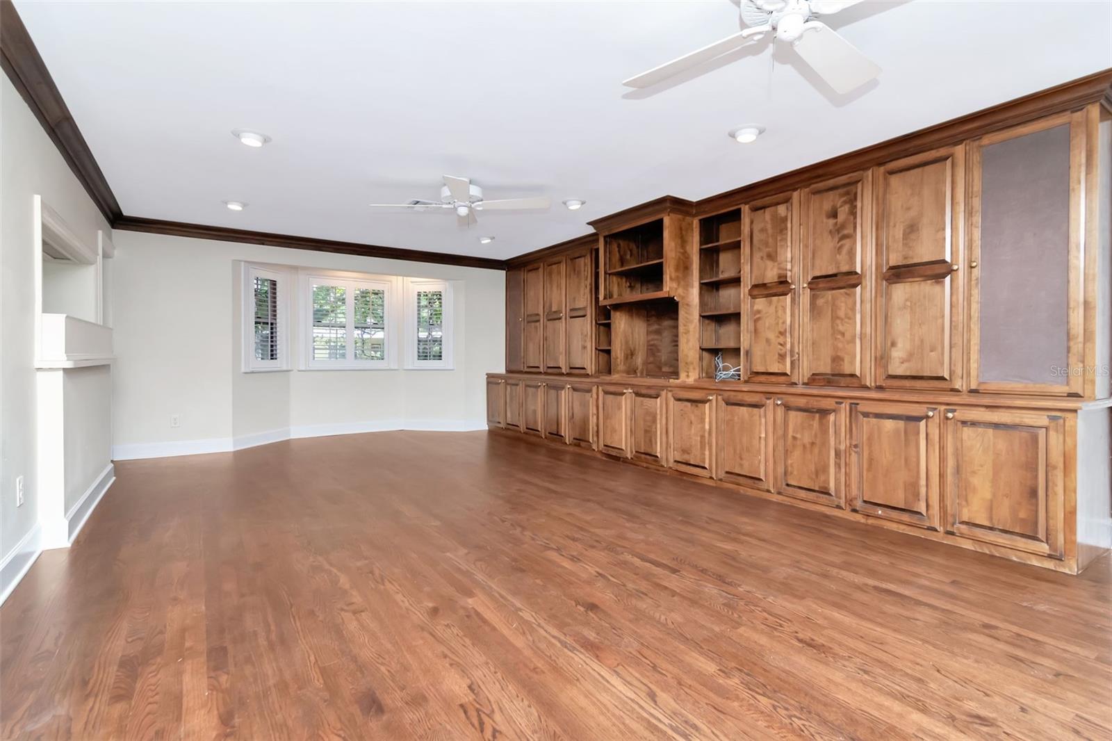 DAVIS ISLANDS PB10 PG52 TO 57 - Residential