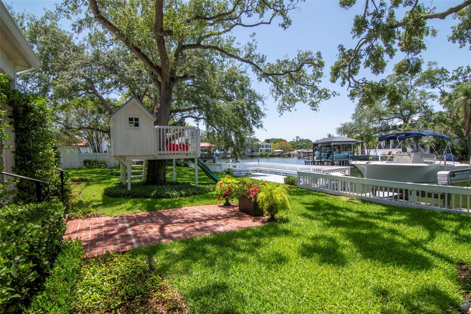 DAVIS ISLANDS PB10 PG52 TO 57 - Residential