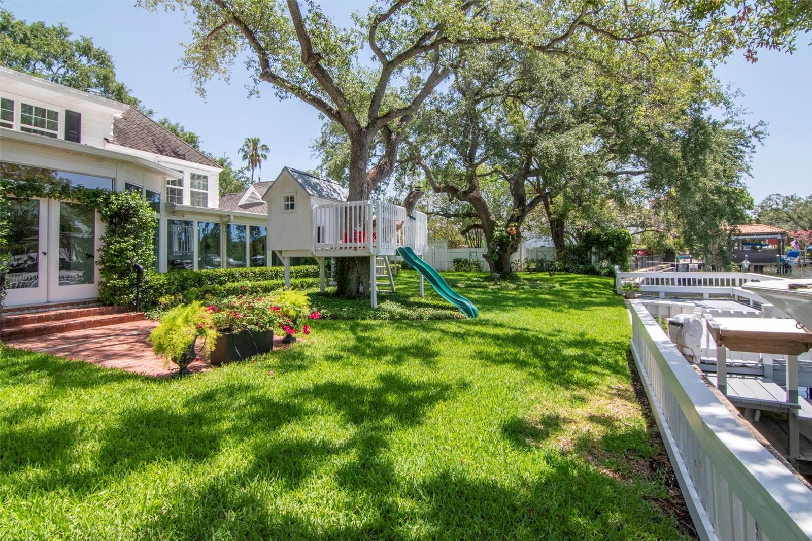 DAVIS ISLANDS PB10 PG52 TO 57 - Residential