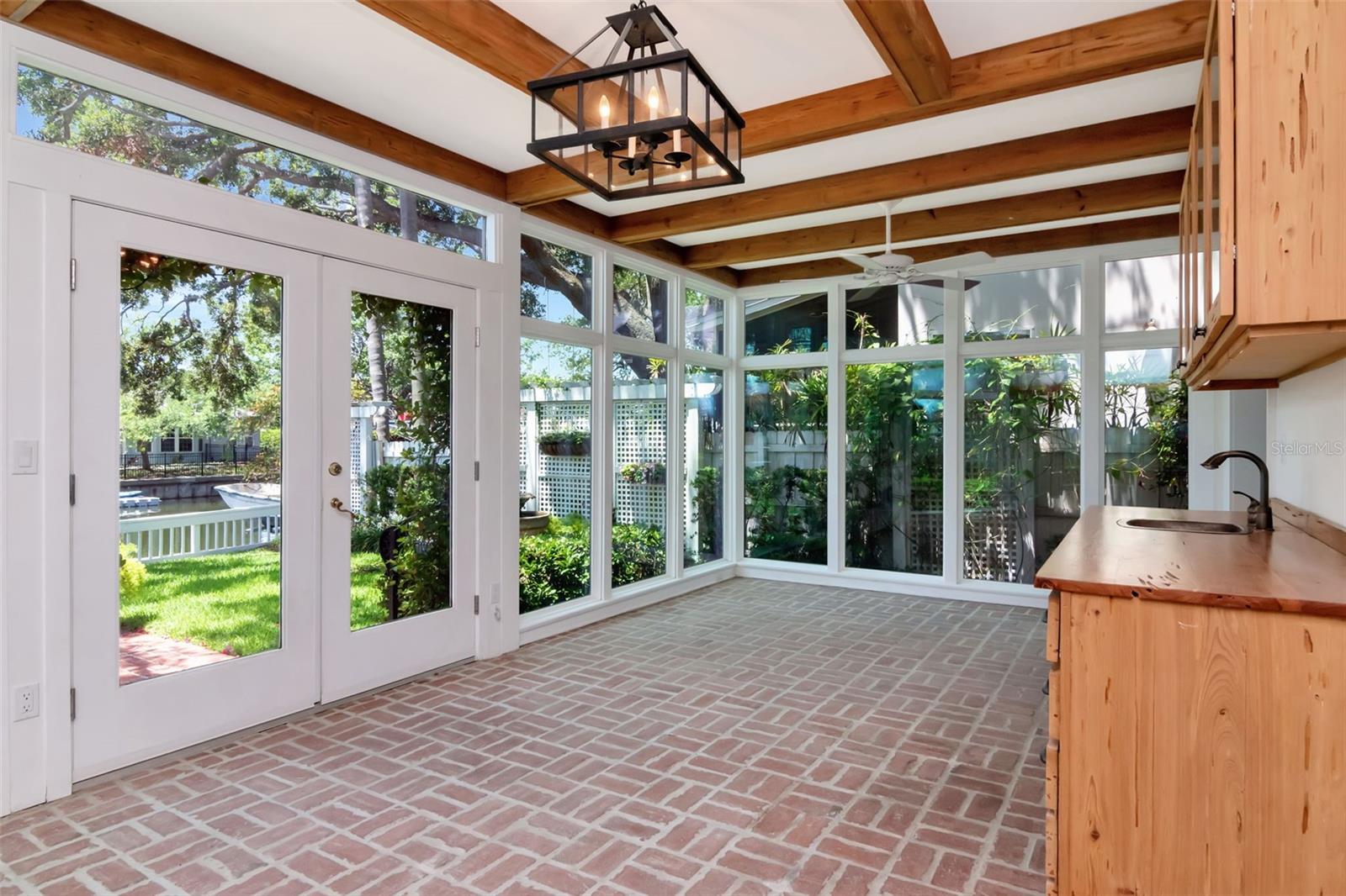 DAVIS ISLANDS PB10 PG52 TO 57 - Residential