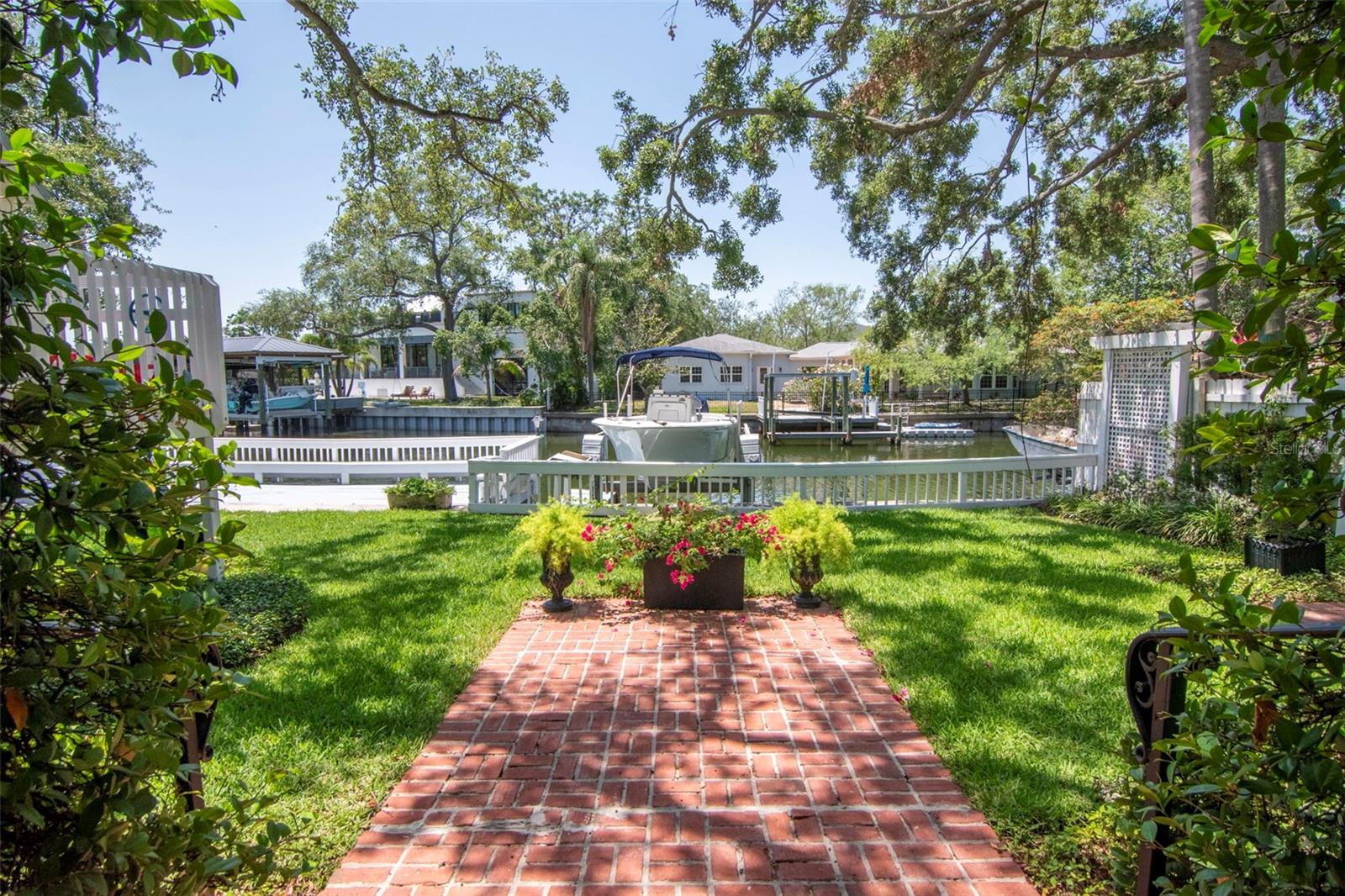 DAVIS ISLANDS PB10 PG52 TO 57 - Residential