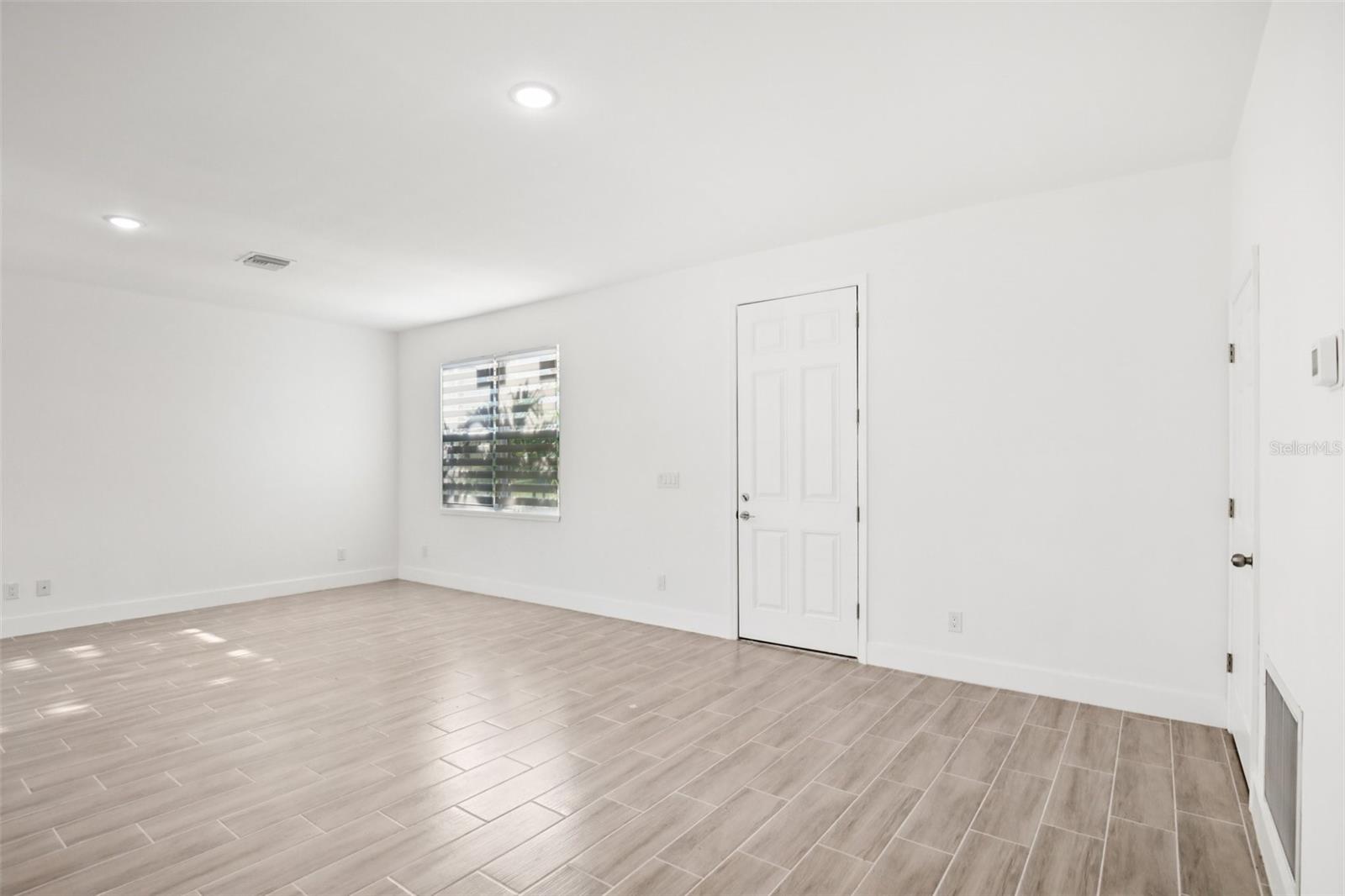 ROTONDA LAKES - Residential Lease