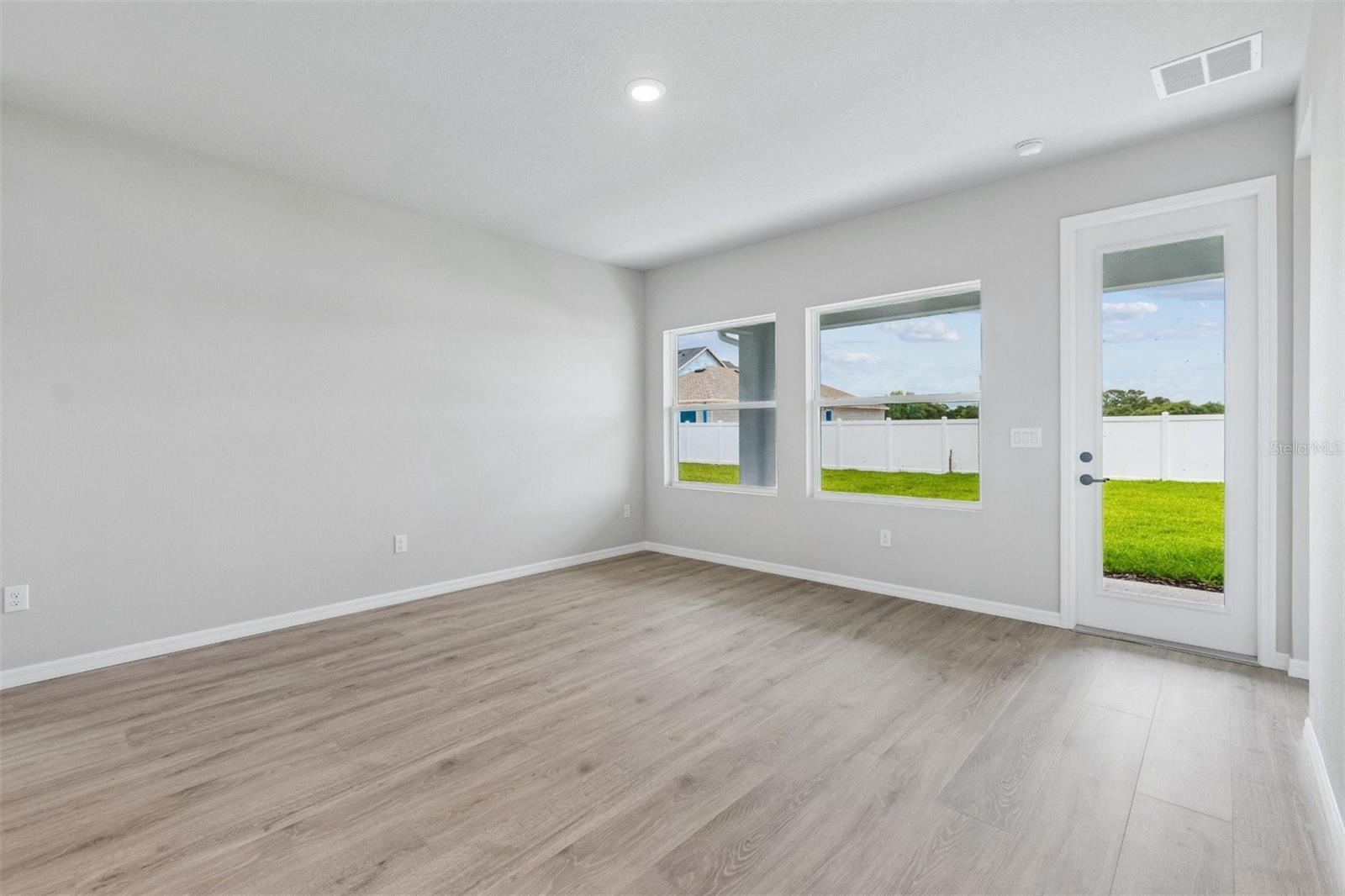 EASTLYN - Residential