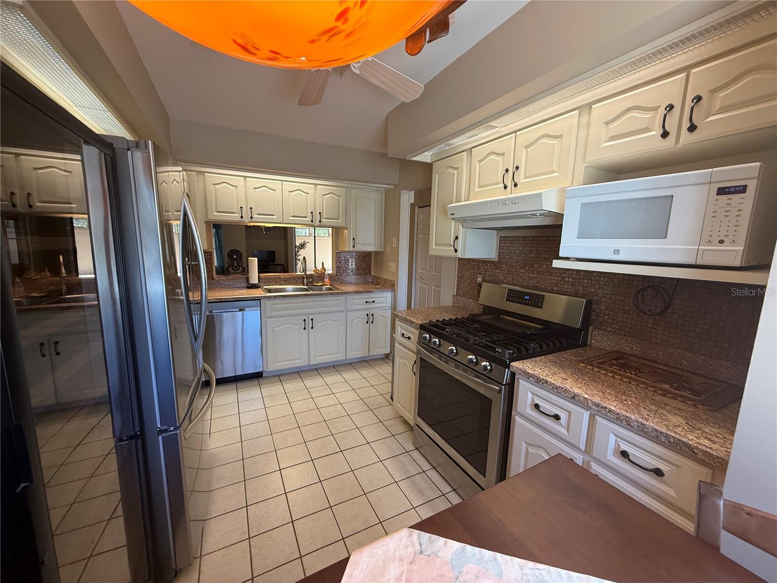 2052 SE 37TH COURT CIRCLE