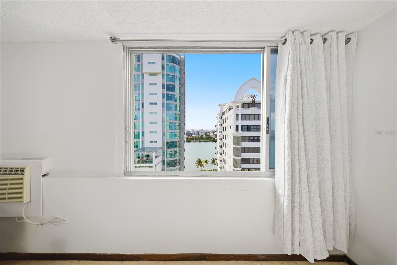 EL MIRADOR DE CONDADO - Residential