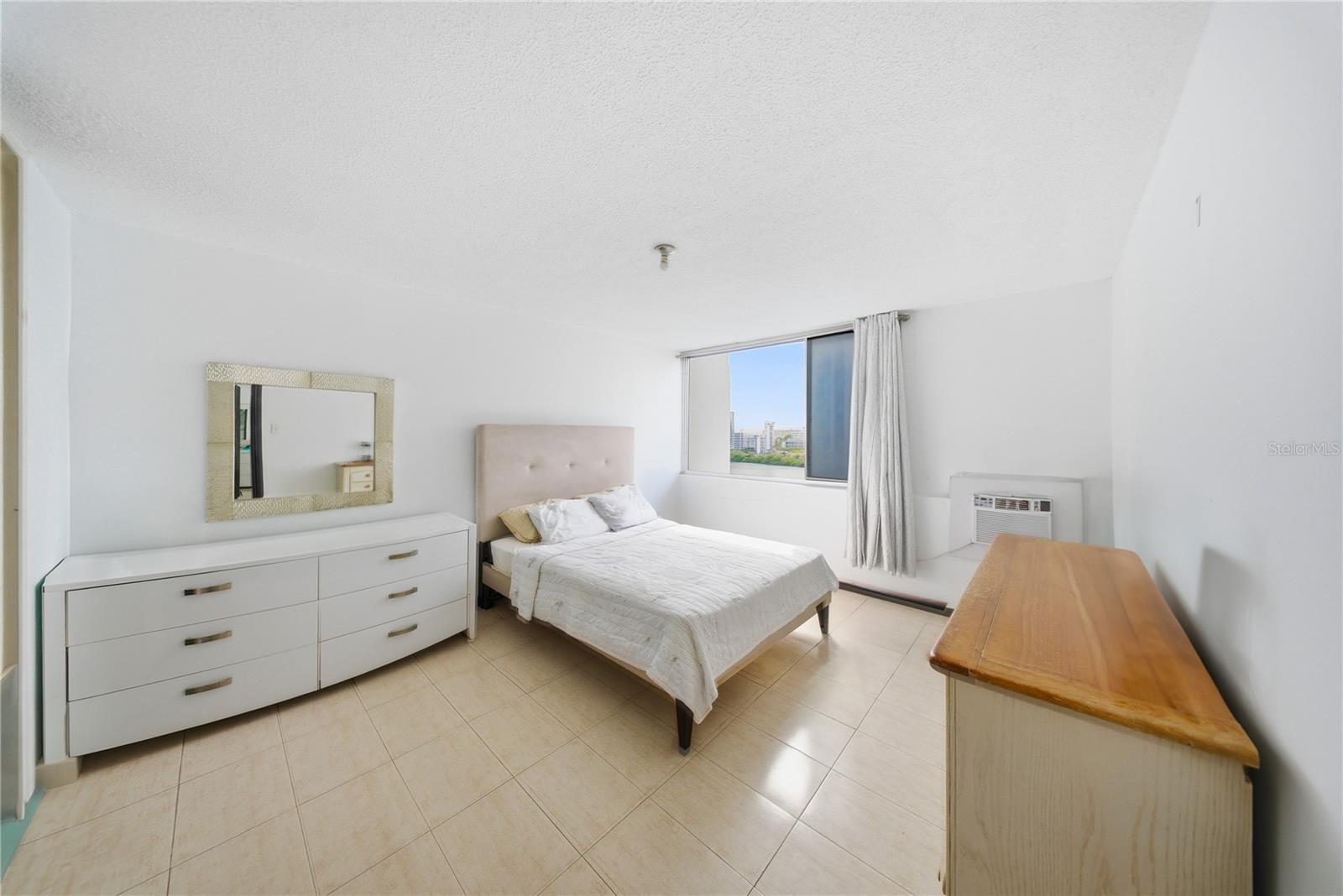 EL MIRADOR DE CONDADO - Residential