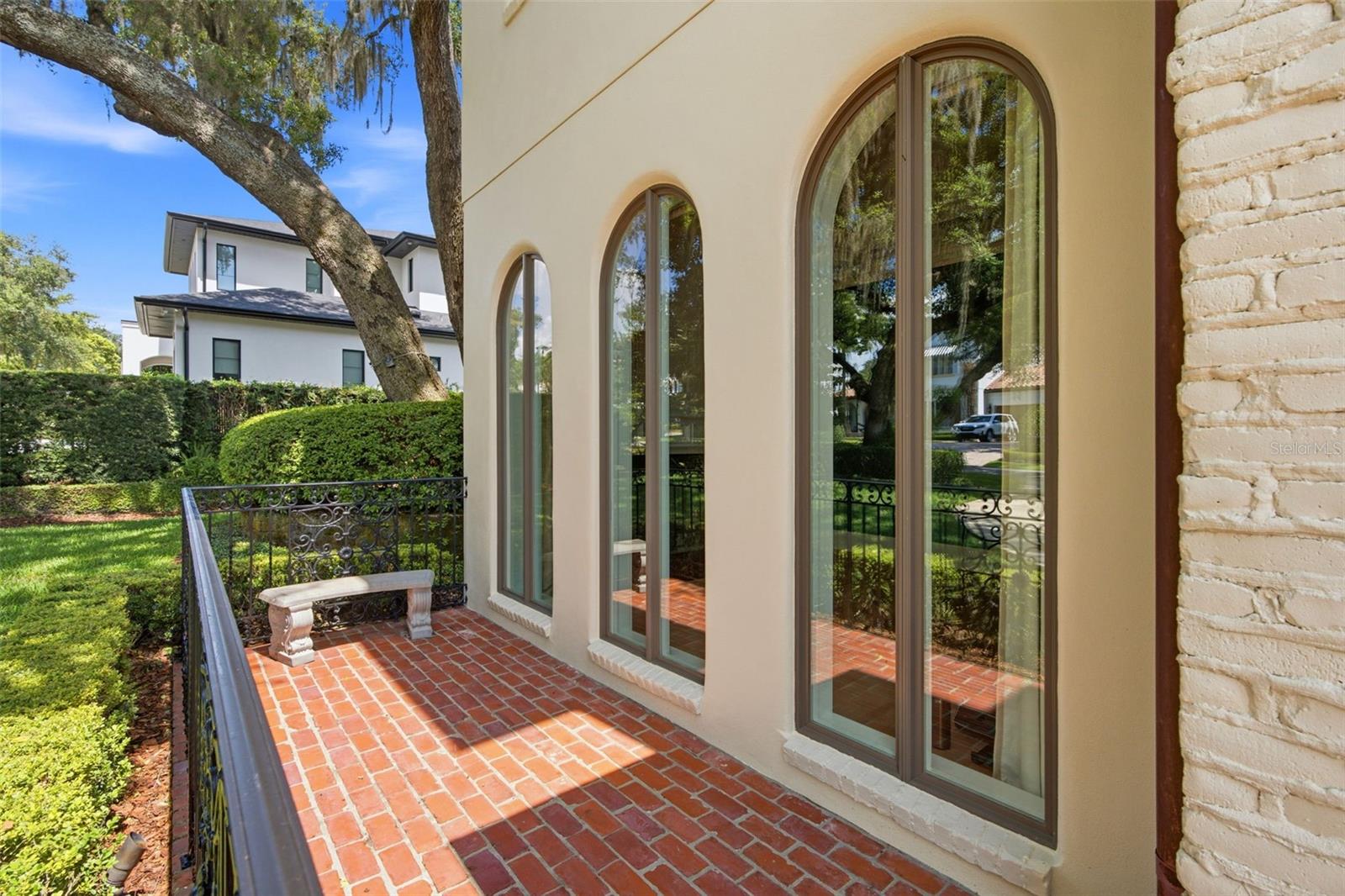 2228 AZALEA PLACE