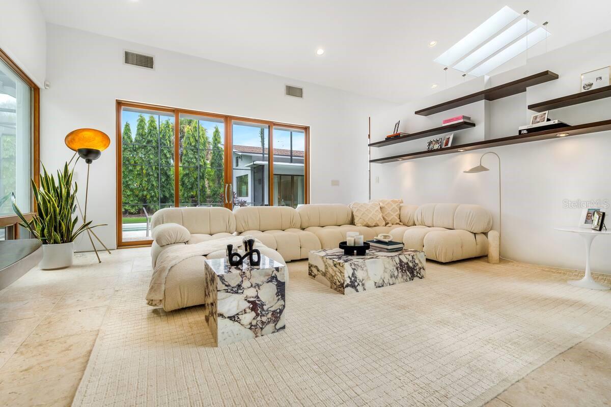 SAPPHIRE SHORES - Residential Lease