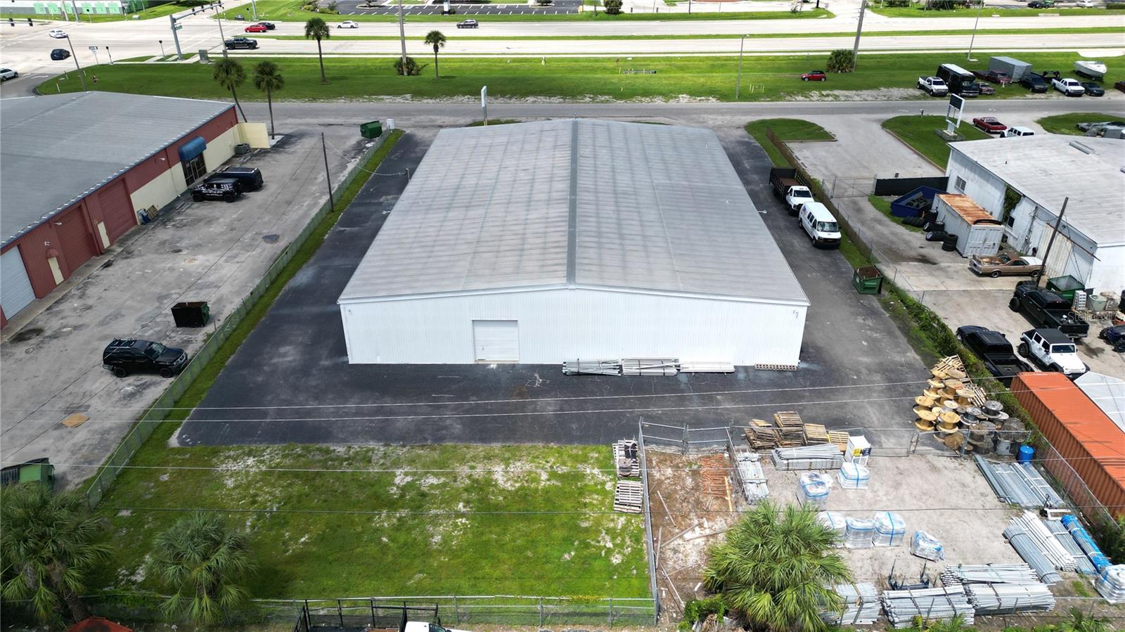 1129 TAMIAMI TRAIL