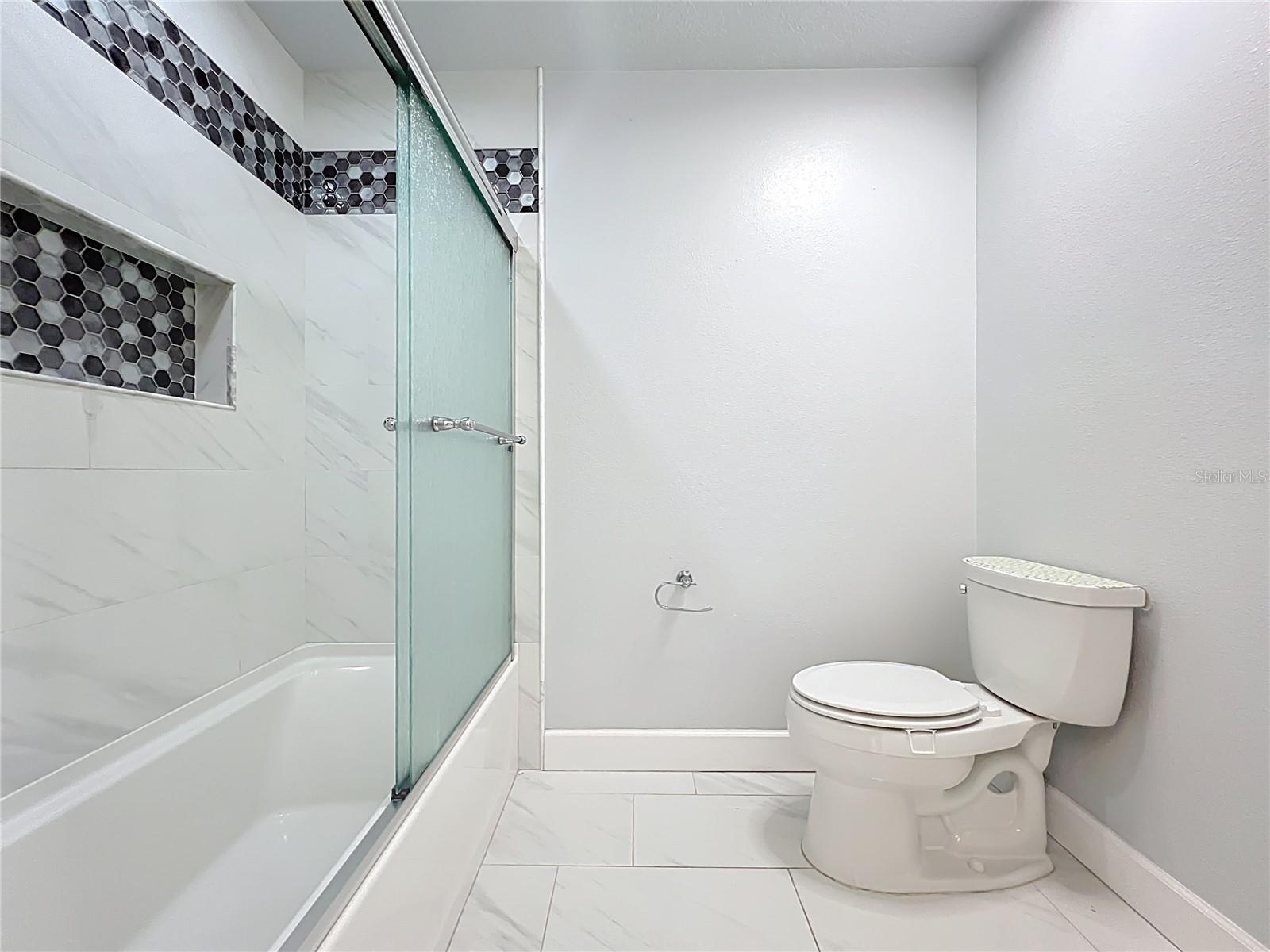 LIVE OAK RESERVE UNIT ONE - Residential Lease