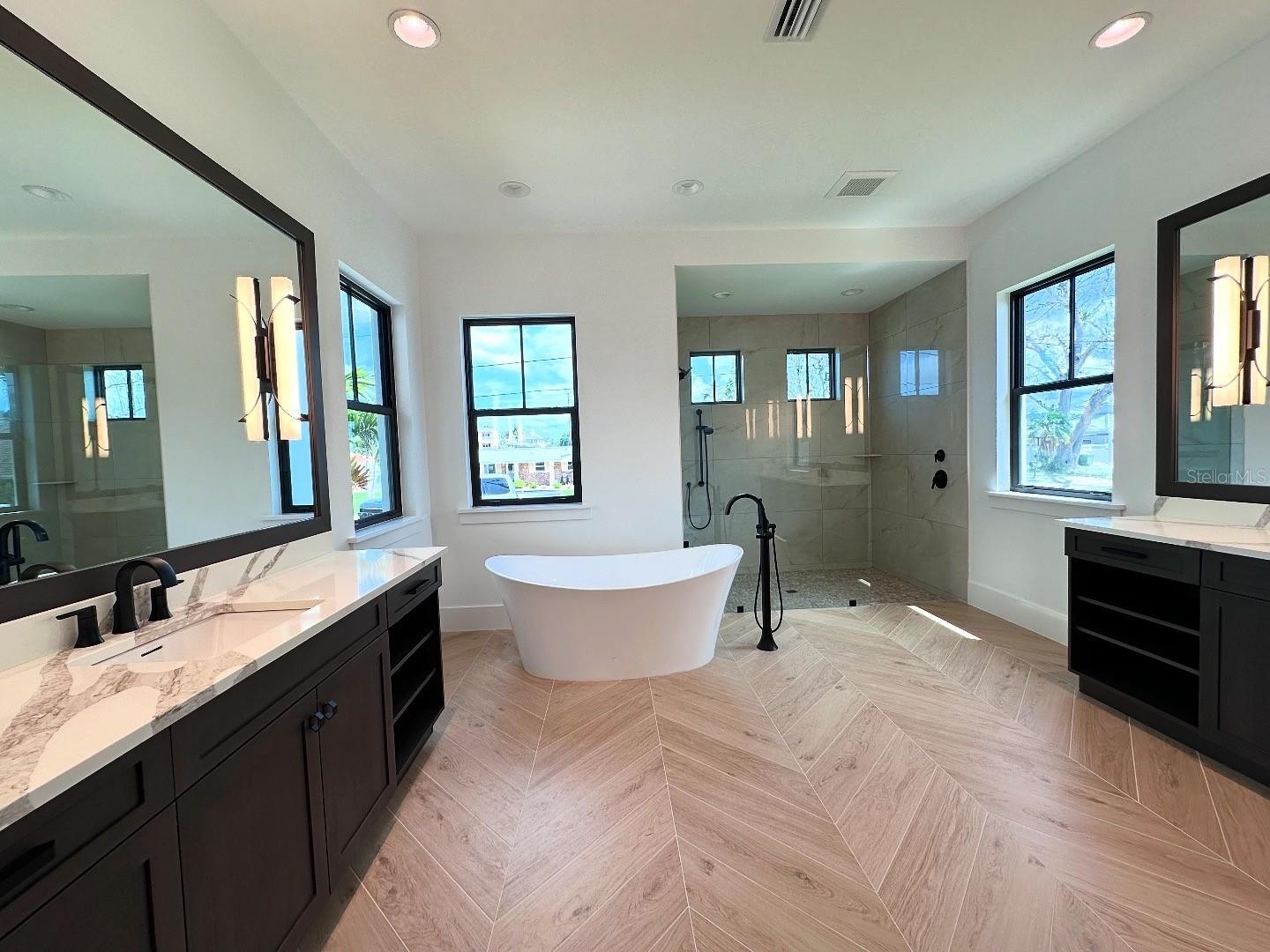 NORTH ISLES - Residential