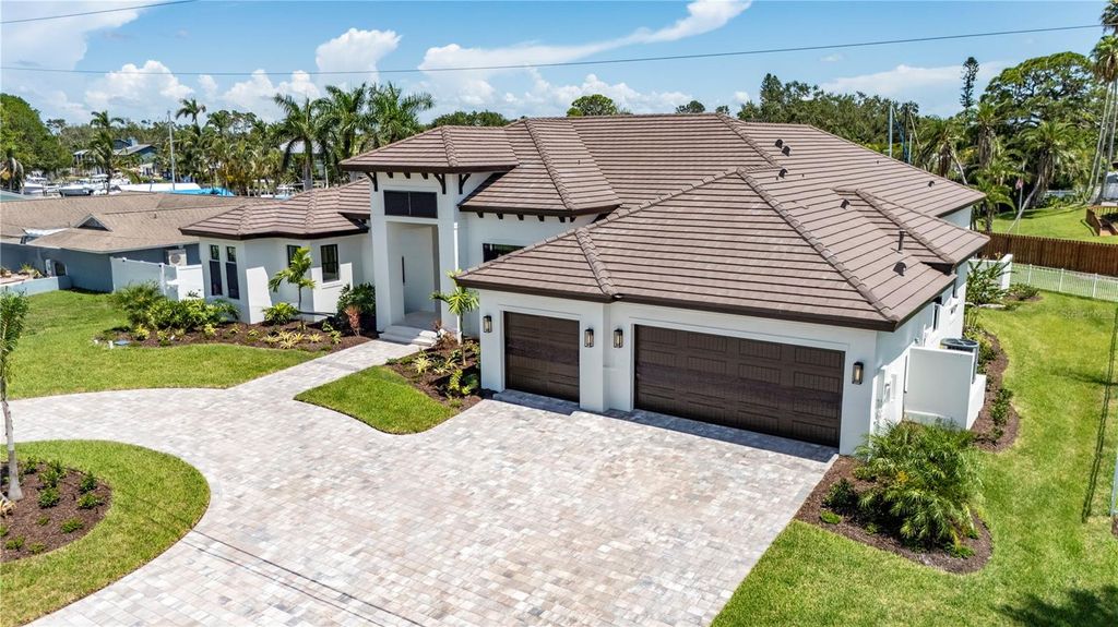 Photo of 7125 Westmoreland Drive, Sarasota, FL 34243 (MLS # A4650037)
