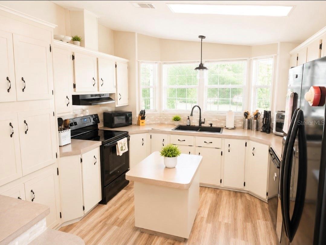 74 STRAPHMORE DRIVE