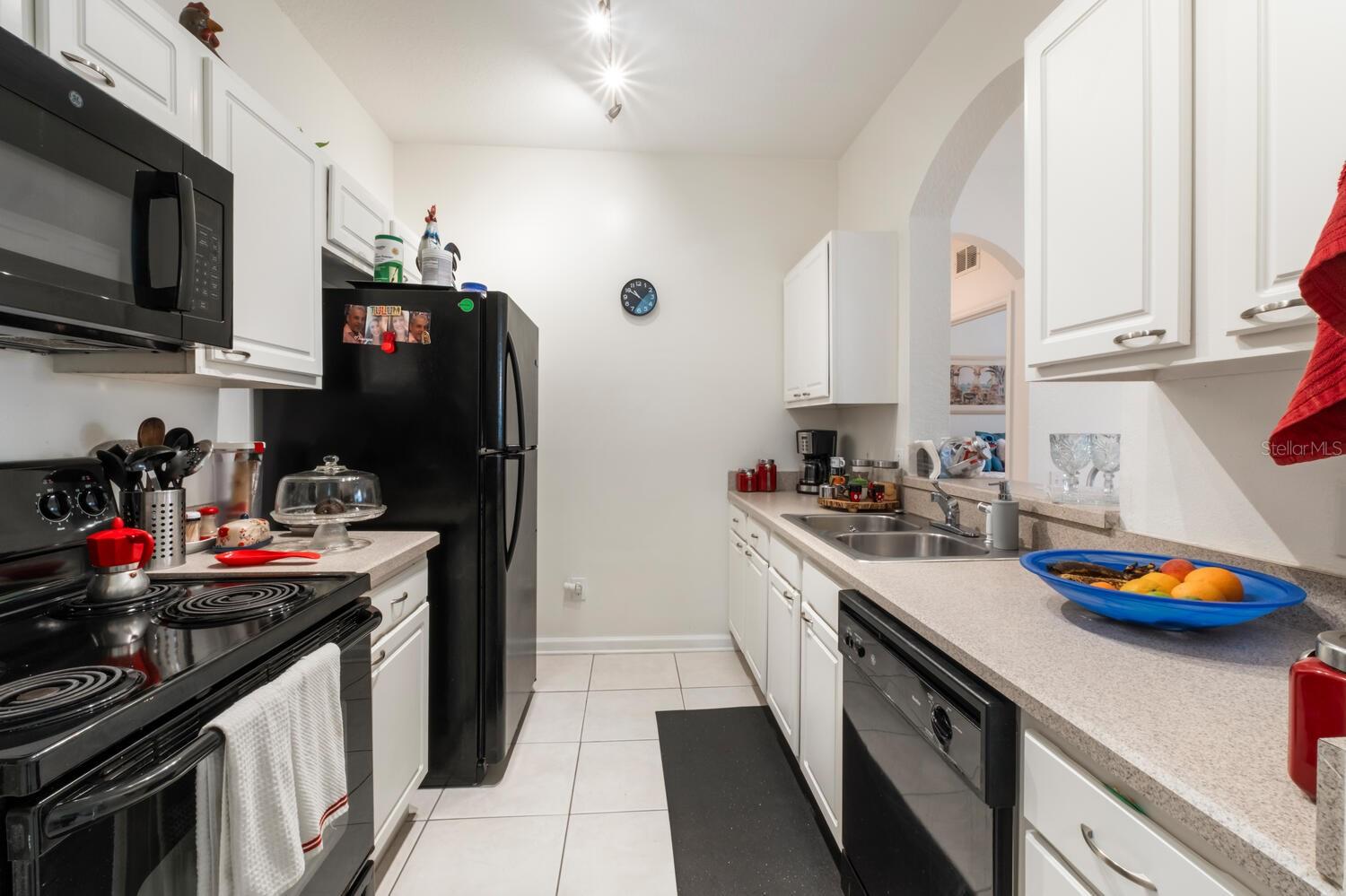 HORIZONS/STONERIDGE PLACE PH 03 - Residential Lease