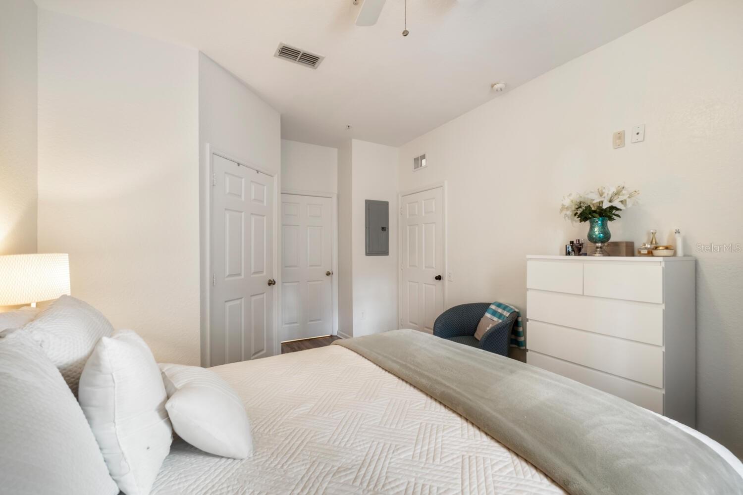 HORIZONS/STONERIDGE PLACE PH 03 - Residential Lease