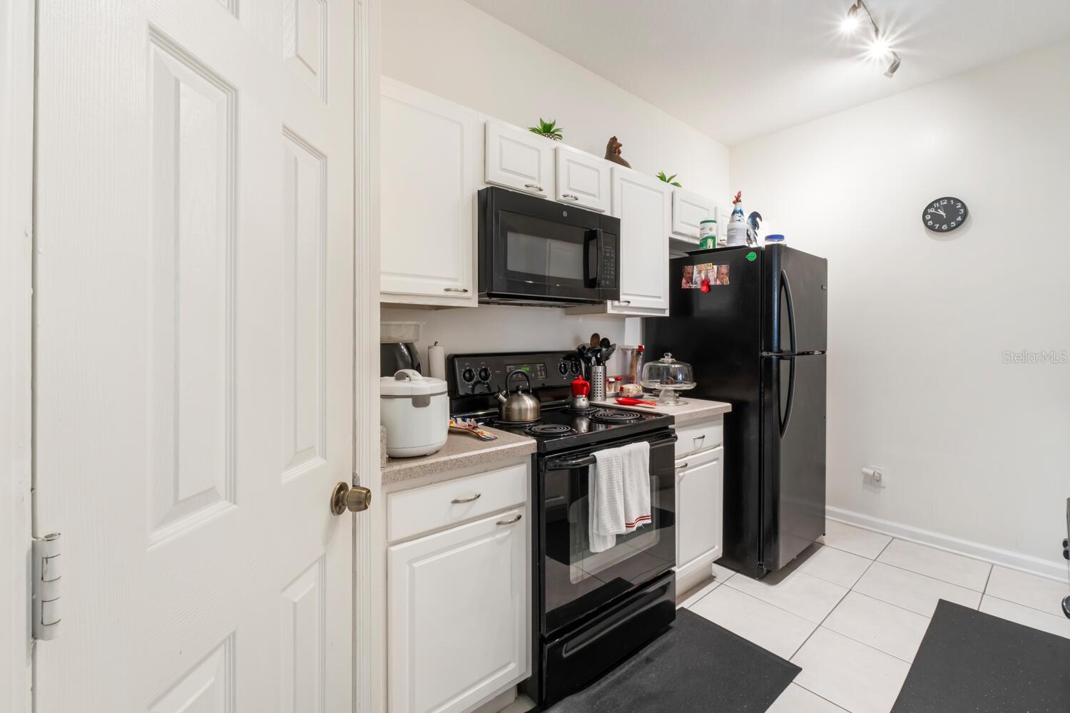 HORIZONS/STONERIDGE PLACE PH 03 - Residential Lease