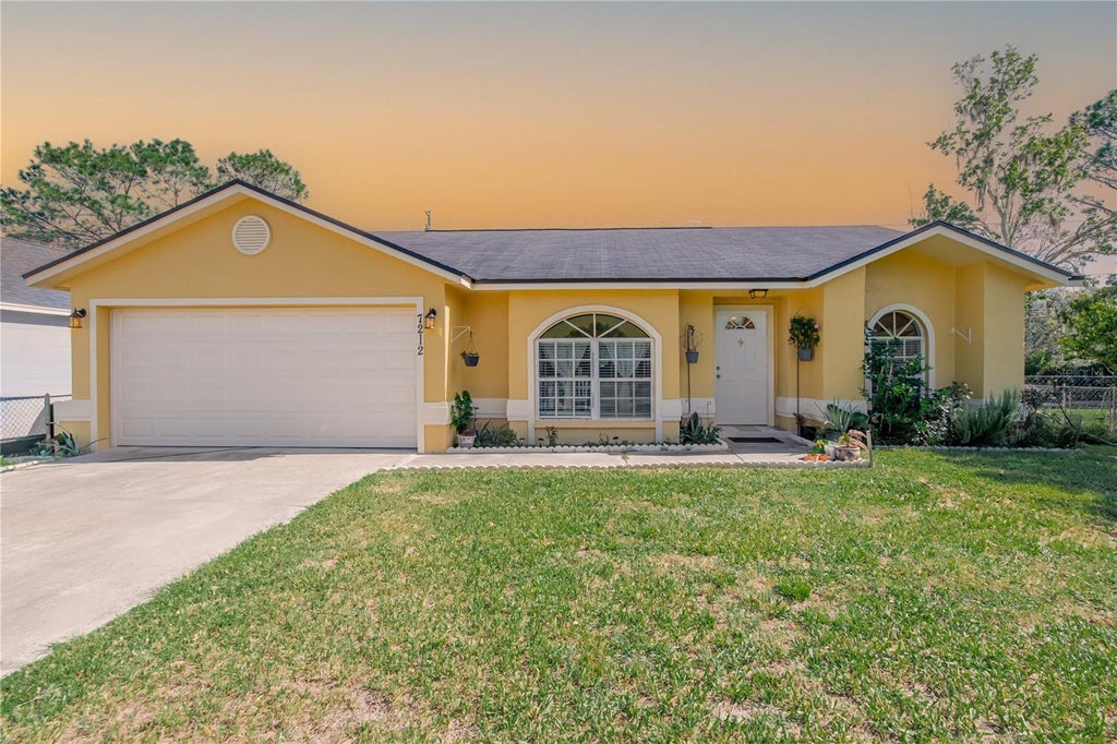 Photo of 7212 Pebble Pass Loop, Lakeland, FL 33810 (MLS # TB8529255)