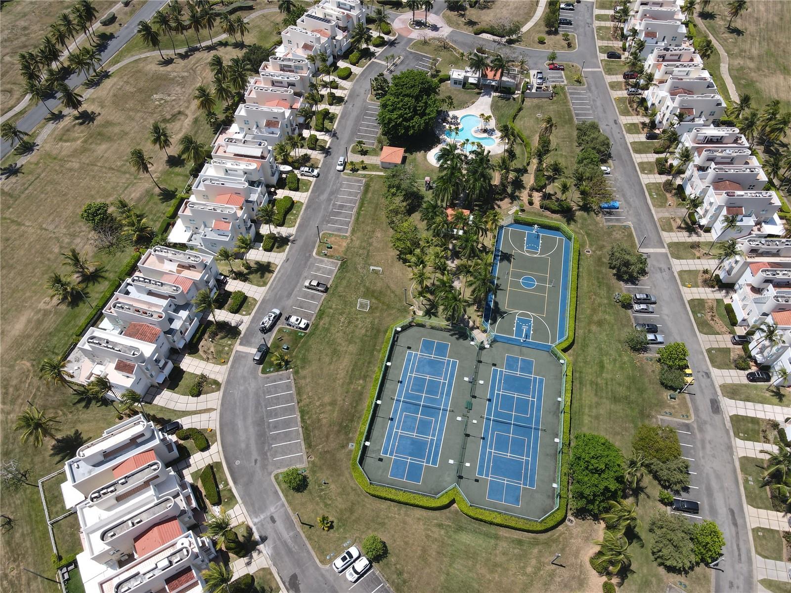 VILLAS DE GOLF ESTE - Residential