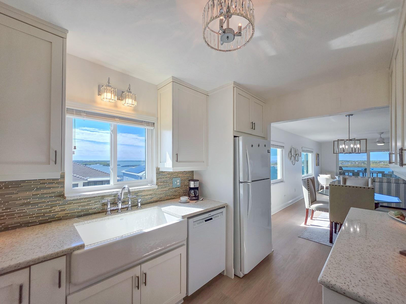 ADMIRALTY CLUB - Residential