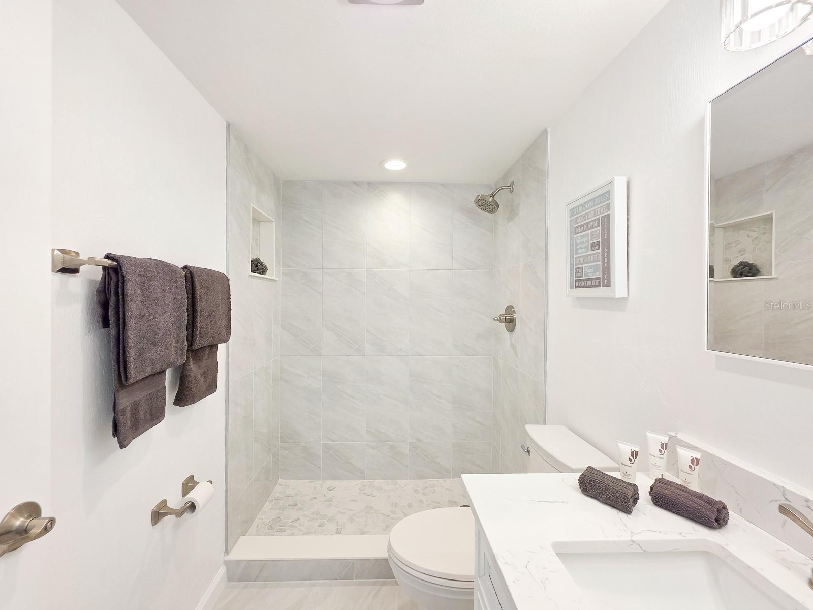 ADMIRALTY CLUB - Residential