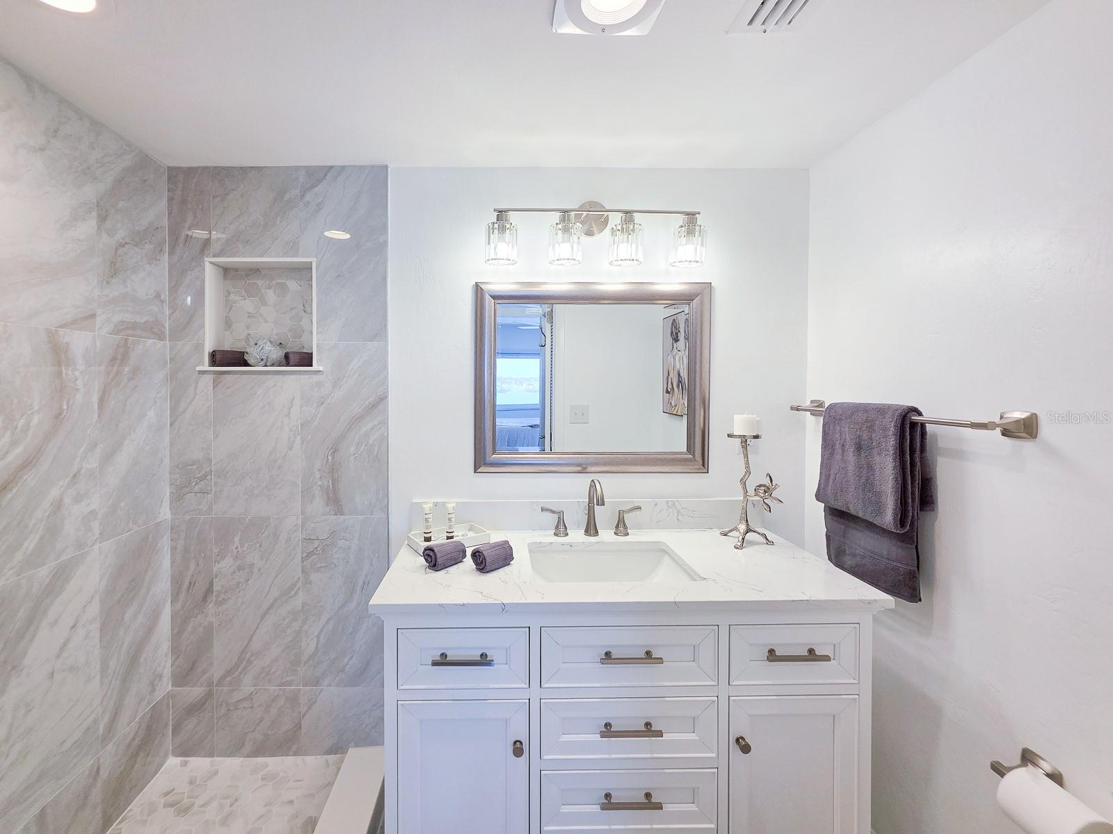 ADMIRALTY CLUB - Residential