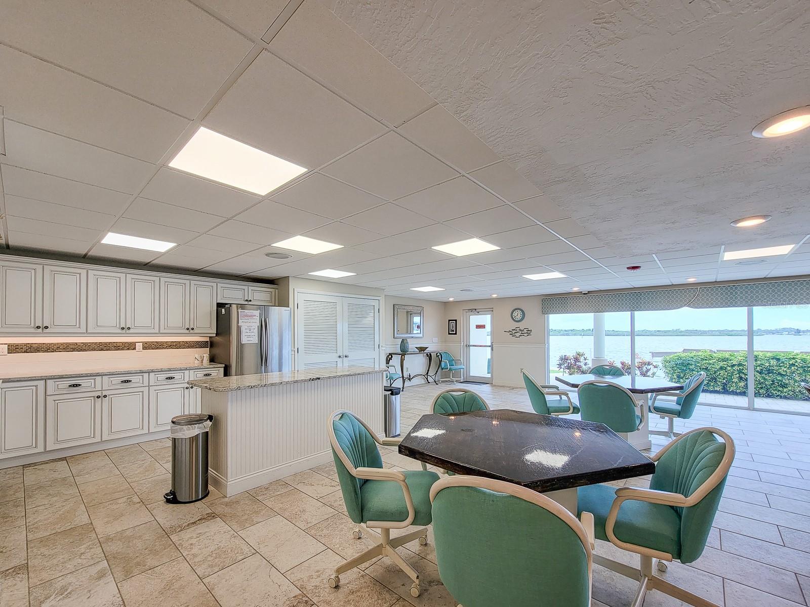 ADMIRALTY CLUB - Residential