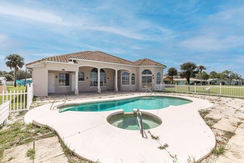 A home in DAYTONA BEACH