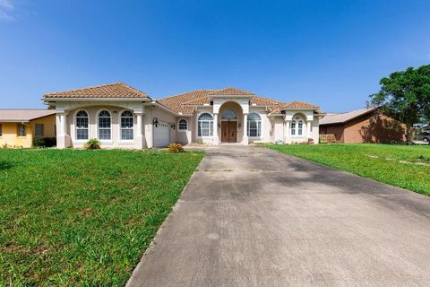 A home in DAYTONA BEACH