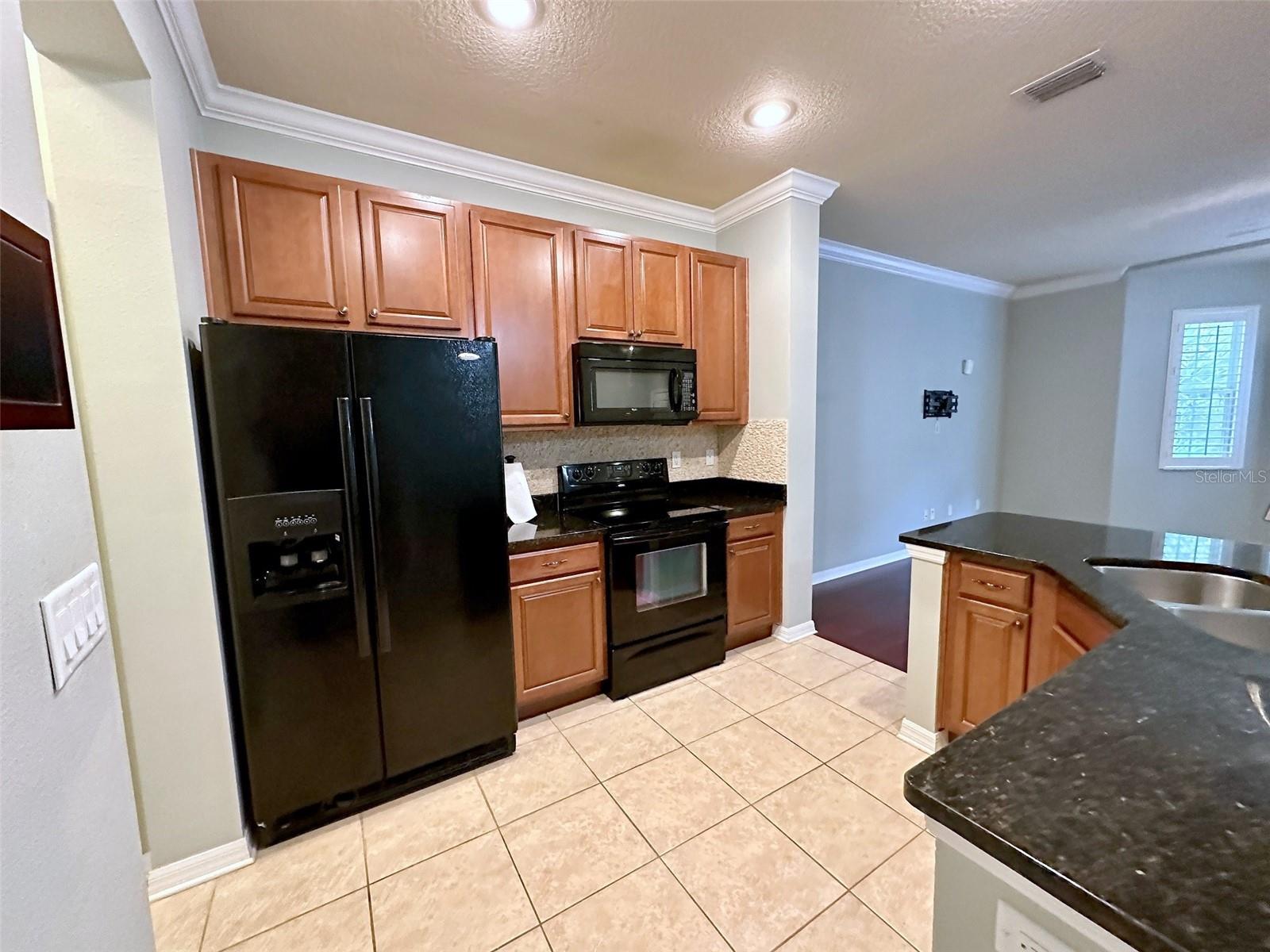 GUNN TWNHMS - PH 2 - Residential Lease