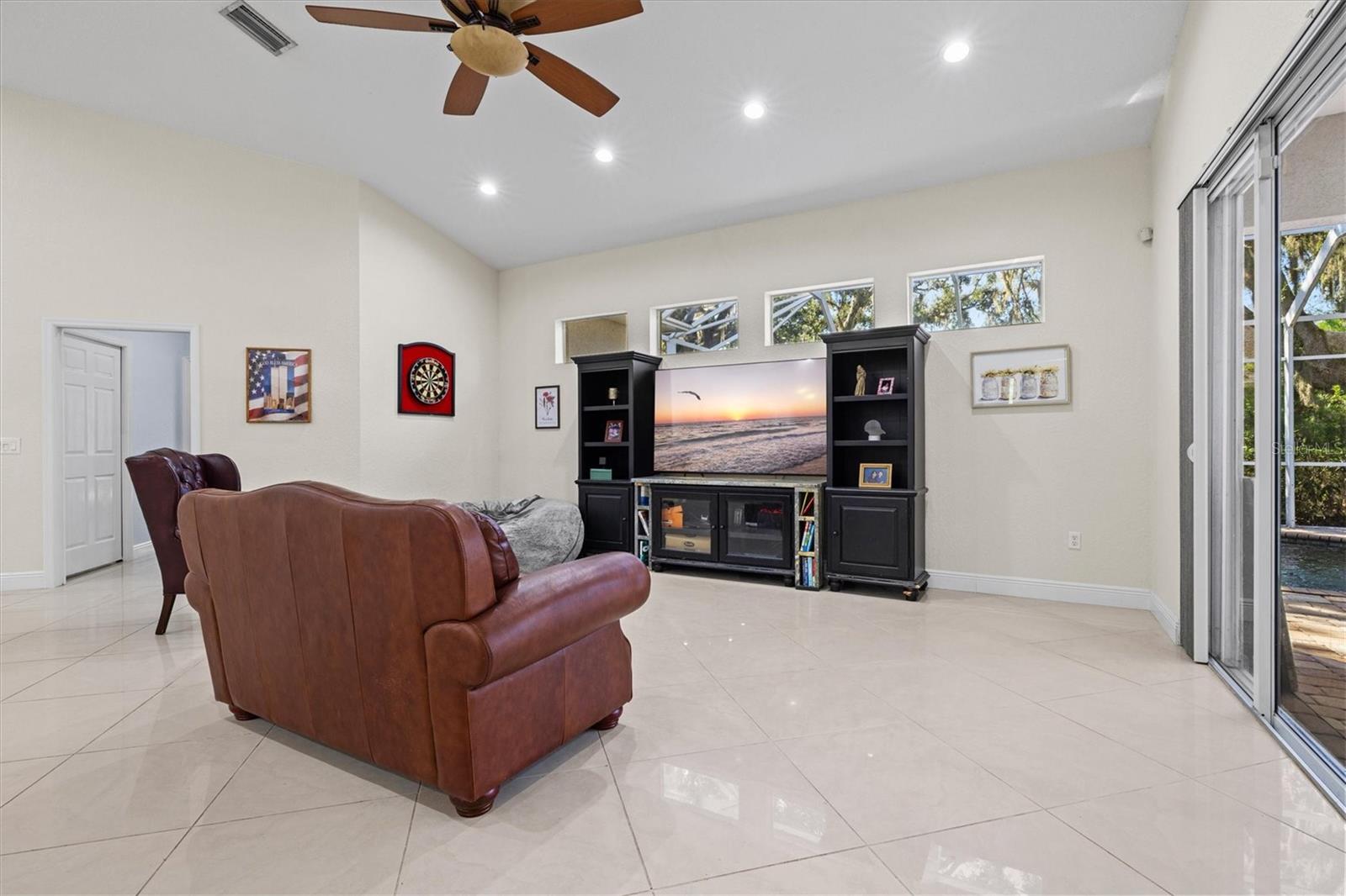 OAK FORD GOLF CLUB - Residential